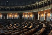 Parlament.jpg
